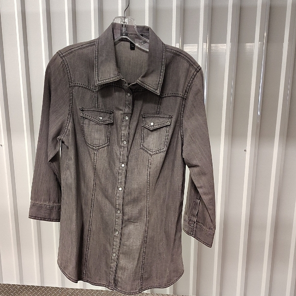 Jessica Simpson Charcoal Button Down Shirt - Picture 1 of 5